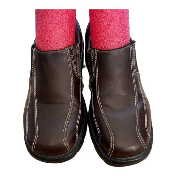 TKS size 3 Child Slip-on Shoe uni-sex or boy Brown - Picture 1 of 10